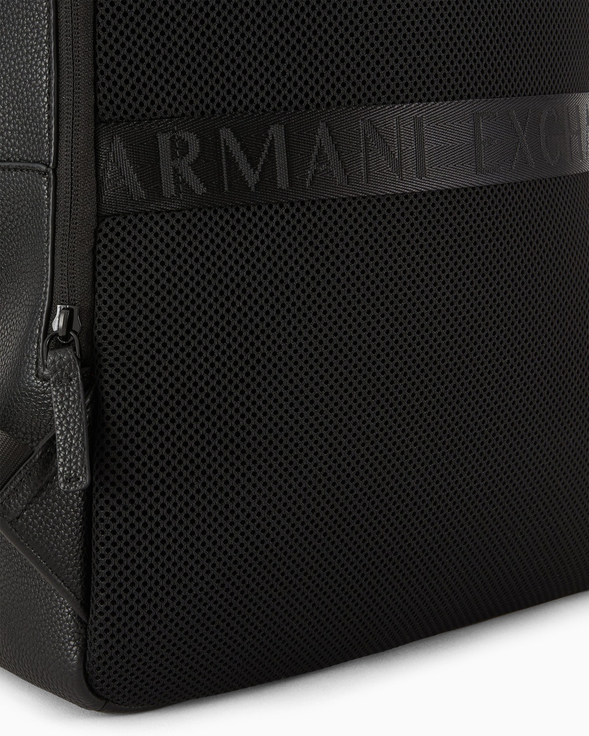 XM002030_AF19929_UC001_B_SS2026 - Armani Exchange