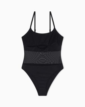 Minimal chic swimsuit in recycled stretch nylon